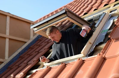 Pose de fenêtres de toit Velux à Hiesville